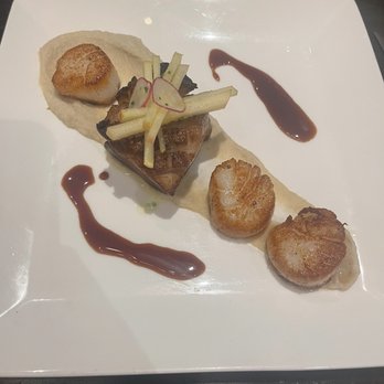 American Bounty Restaurant - Scallops and pork belly - New American Near Me - Hyde Park, New York American Bounty Restaurant - Scallops and pork belly - New American Near Me - Hyde Park, New York