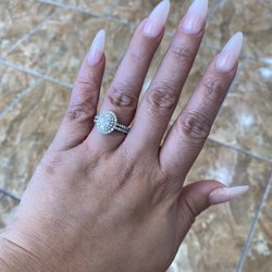 Divine Nail Spa - Long almond shape - "natural" powder