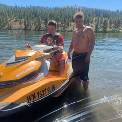Whatcom Jet Ski Rental - Me and mt family having fun on the lake