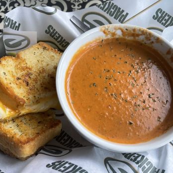 White Dog Black Cat Cafe - Creamy Tomato Soup and Grilled Cheese - American Near Me - Green Bay, Wisconsin White Dog Black Cat Cafe - Creamy Tomato Soup and Grilled Cheese - American Near Me - Green Bay, Wisconsin