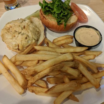 Crooked Hammock Brewery - Crab cake sandwich - Brewpubs Near Me - Middletown, Delaware Crooked Hammock Brewery - Crab cake sandwich - Brewpubs Near Me - Middletown, Delaware
