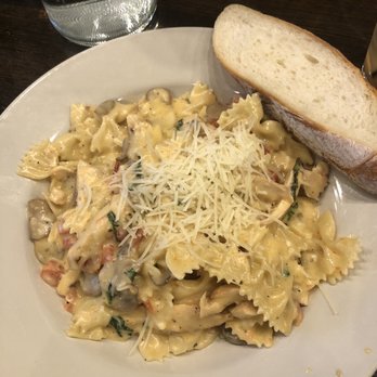 Pasta Bowl - Wicker Park - Farfalle Pollo - Italian Near Me - Chicago, Illinois Pasta Bowl - Wicker Park - Farfalle Pollo - Italian Near Me - Chicago, Illinois