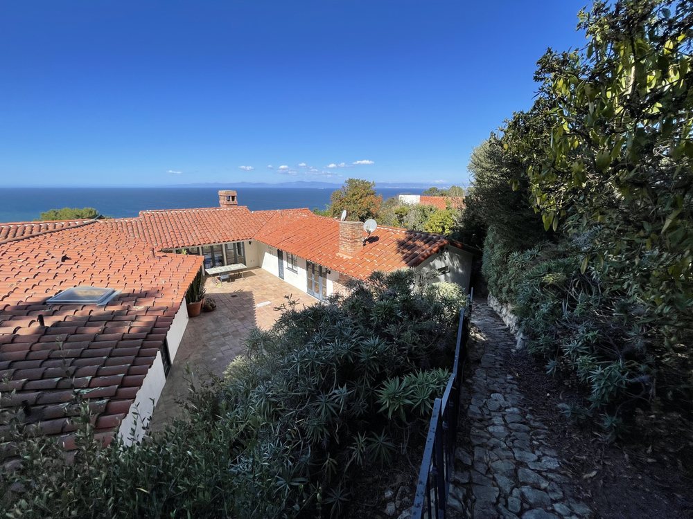 Slide of Tru Roofing