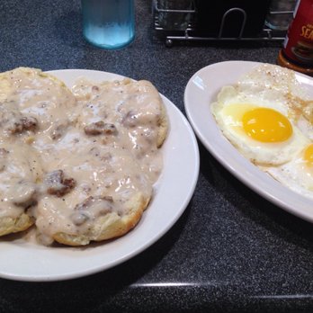 Steak ’n Shake - Biscuits & gravy with two sunny side up eggs - Fast Food Near Me - Tallahassee, Florida Steak ’n Shake - Biscuits & gravy with two sunny side up eggs - Fast Food Near Me - Tallahassee, Florida