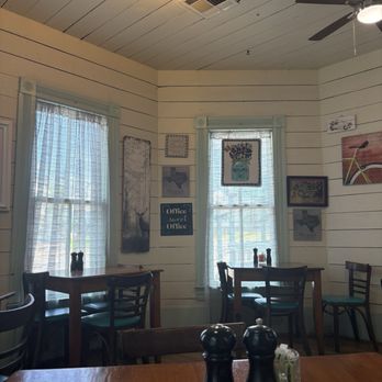 Bevers Kitchen & Gifts - American Near Me - Chappell Hill, Texas Bevers Kitchen & Gifts - American Near Me - Chappell Hill, Texas