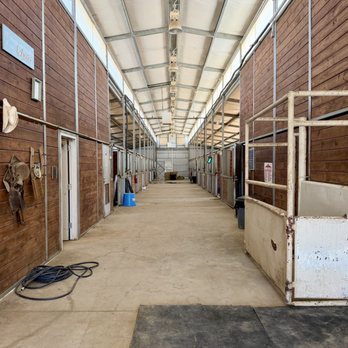 River Ranch Texas Horse Park - Inside the very clean barn - Venues & Event Spaces Near Me - Dallas, Texas River Ranch Texas Horse Park - Inside the very clean barn - Venues & Event Spaces Near Me - Dallas, Texas