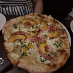 Peach prosciutto pizza Peach prosciutto pizza
