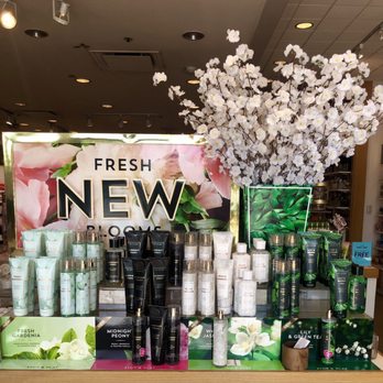 Bath & Body Works - NEW gardenia - Cosmetics & Beauty Supply Near Me - Gilroy, California Bath & Body Works - NEW gardenia - Cosmetics & Beauty Supply Near Me - Gilroy, California