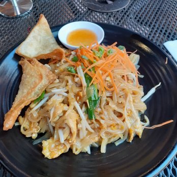 Thai Towne Eatery - Mushy noodles and fried wontons. Mediocre at best. - Thai Near Me - Orange, California