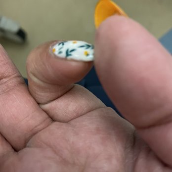 Be Ur Nails - Four days after I initially got My nails done, this one broke. - Nail Salons Near Me - Fremont, California