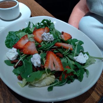 Outback Steakhouse - Strawberry salad - Steakhouses Near Me - Pompano Beach, Florida Outback Steakhouse - Strawberry salad - Steakhouses Near Me - Pompano Beach, Florida
