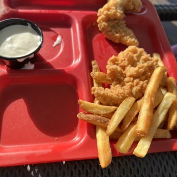 Boathouse Kitchen & Swan Dive - Kids meal - Burgers Near Me - Cicero, Indiana Boathouse Kitchen & Swan Dive - Kids meal - Burgers Near Me - Cicero, Indiana