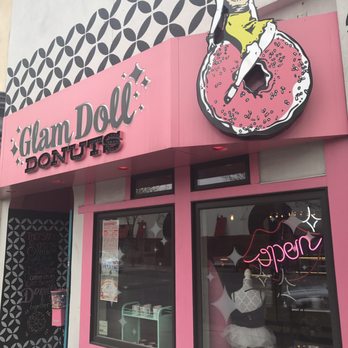 Glam Doll Donuts - Super cute outside - Donuts Near Me - Minneapolis, Minnesota