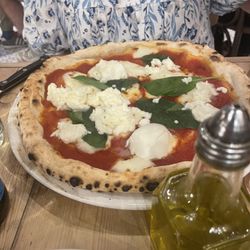 Zia Lucia - Pizza with Burrata!