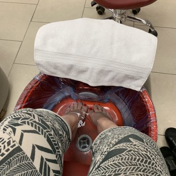 Pretty Nails - They line with plastic. Sanitary - Nail Salons Near Me - Fresno, California