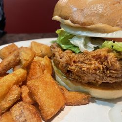 Matties Taphouse & Grill - Original Matties Fried Chicken Sandwich
