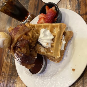 Maple Leaf Diner - Chicken Chicken, Bacon and Waffles - American Near Me - Dallas, Texas Maple Leaf Diner - Chicken Chicken, Bacon and Waffles - American Near Me - Dallas, Texas