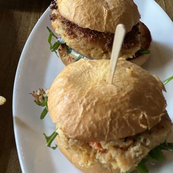Fat Maddie's Blackhawk - Crab sliders - New American Near Me - Blackhawk, California