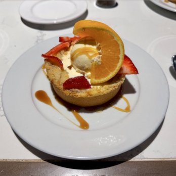 37 North Restaurant and Bar - Warm apple tartlet - Gastropubs Near Me - Burlingame, California