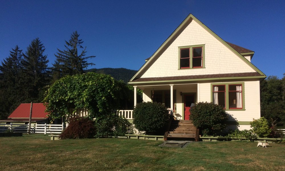 SALMON RIVER GUESTHOUSE Updated July 2024 909 Sayward Road, Sayward