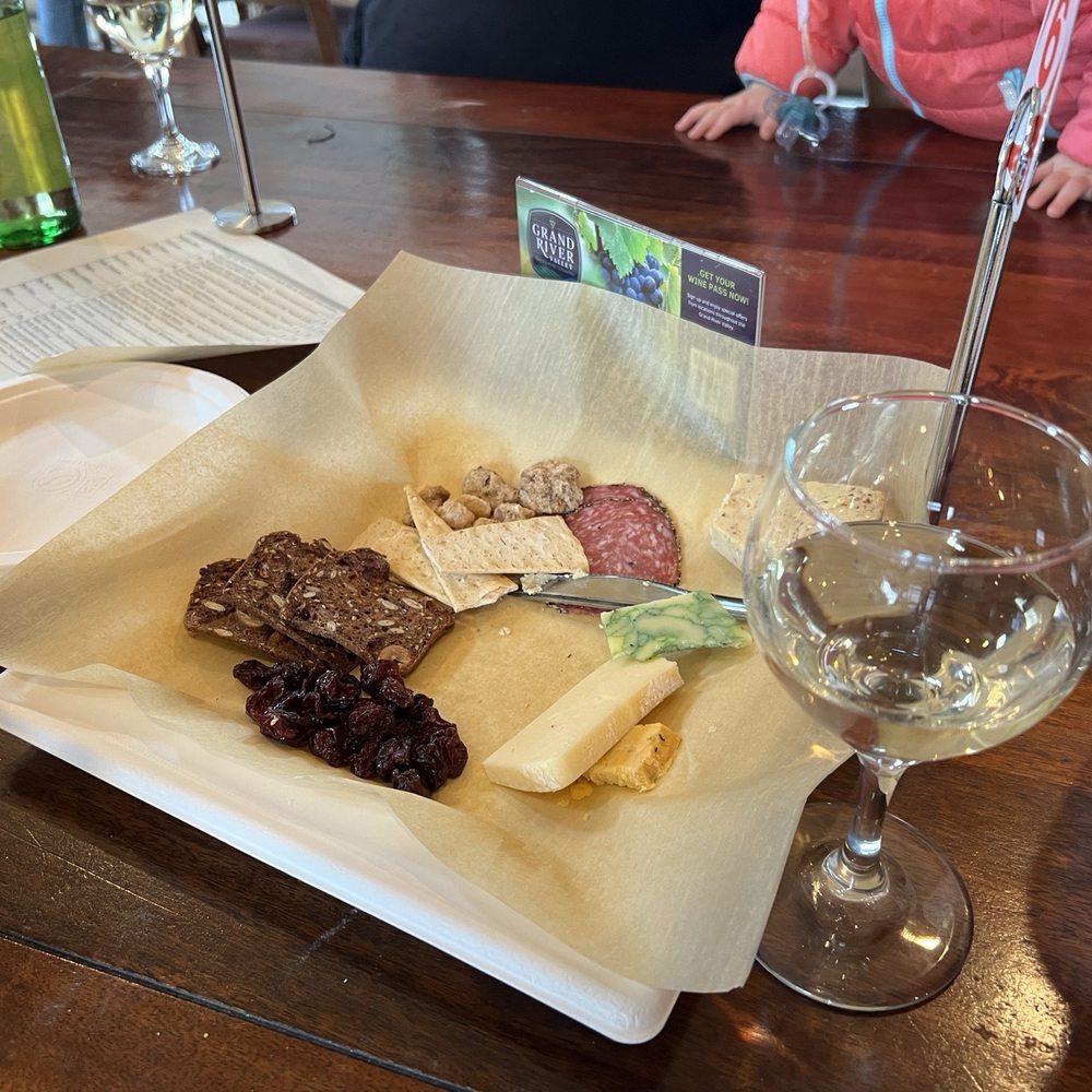 Sadly, the "Cheese and Meat Bored" was of such quality that I focused on food and drink, as opposed to photos. Sadly, the "Cheese and Meat Bored" was of such quality that I focused on food and drink, as opposed to photos.