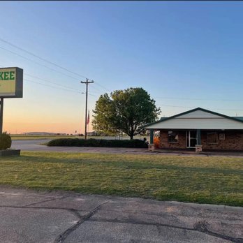 Cherokee Inn - Hotels Near Me - Cherokee, Oklahoma Cherokee Inn - Hotels Near Me - Cherokee, Oklahoma