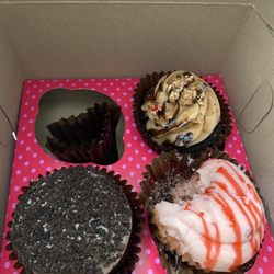 Smallcakes - Smyrna - The empty was the decedent fudge - A1. Others are snickers, cookies n cream & strawberry. All cakes were moist.