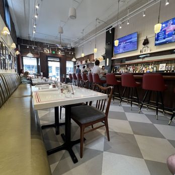 Benny's - Bar and Table Seating - Italian Near Me - Portland, Maine