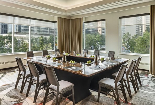 Sheraton Suites Calgary Eau Claire by null