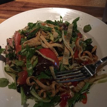 BJ's Restaurant & Brewhouse - Ahi tuna salad - New American Near Me - Valley Stream, New York