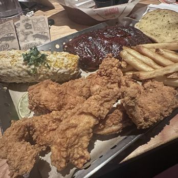 Chili's - Ultimate Smokehouse Combo - Bars Near Me - Lake Elsinore, California
