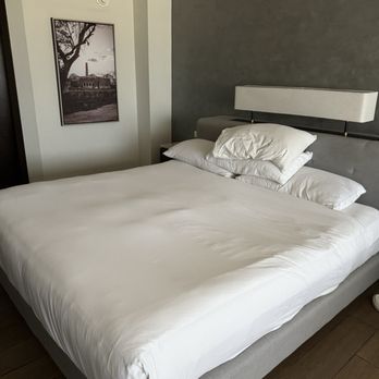 Hyatt Regency - Large king size bed in a Regency Club King room. - Hotels Near Me - Mérida, YUC Hyatt Regency - Large king size bed in a Regency Club King room. - Hotels Near Me - Mérida, YUC