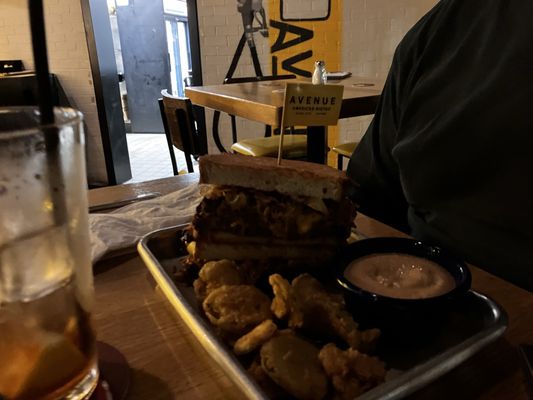 Avenue American Bistro by null