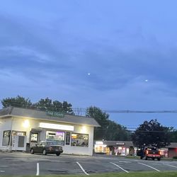 Berlin Convenience & Deli