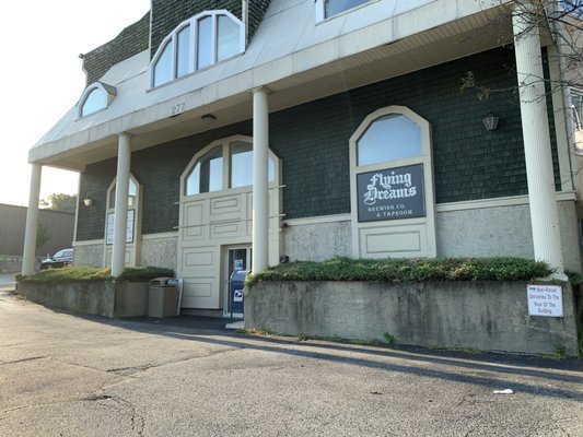 Flying Dreams Brewing by null