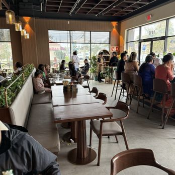 Pho Bar Vietnamese Kitchen - Dining area - Cocktail Bars Near Me - Orlando, Florida Pho Bar Vietnamese Kitchen - Dining area - Cocktail Bars Near Me - Orlando, Florida