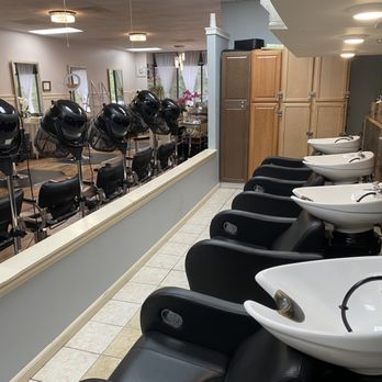 Gillian Johnson Salon - Hair Salons Near Me - McDonough, Georgia