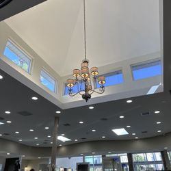 Frizzles Salon & Spa