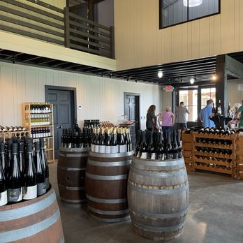 Keuka Spring Vineyards - Various wines - Wineries Near Me - Penn Yan, New York Keuka Spring Vineyards - Various wines - Wineries Near Me - Penn Yan, New York
