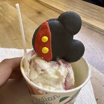 Tulip Gelato - Raspberry cheesecake - Coffee & Tea Near Me - Richmond, Texas Tulip Gelato - Raspberry cheesecake - Coffee & Tea Near Me - Richmond, Texas