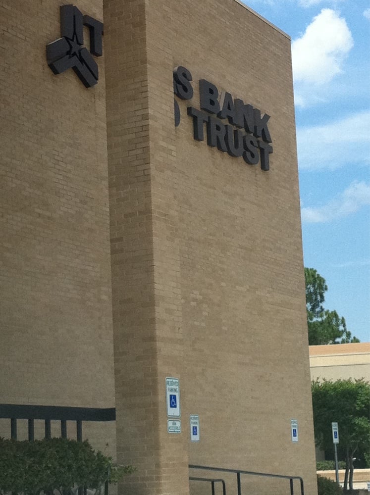 TEXAS BANK & TRUST COMPANY First & Whaley, Longview, Texas Banks