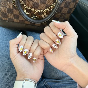 Ashland Nails Spa - Gudetama Nails - Nail Salons Near Me - Ashland, Oregon