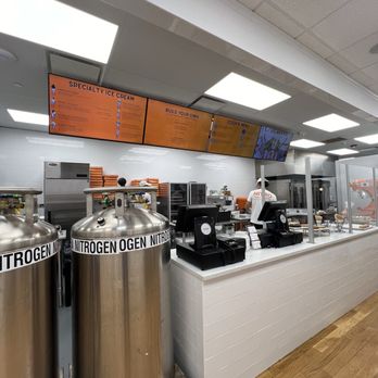 Nitro Cream & Crumbz - Ice Cream & Frozen Yogurt Near Me - Middletown, Connecticut