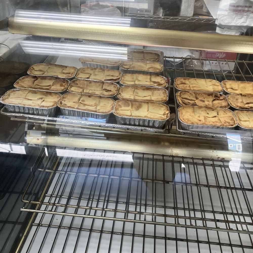 Clifton's Gourmet Barbecue - Fresh filled cobbler case - Southern Near Me - Pasadena, California
