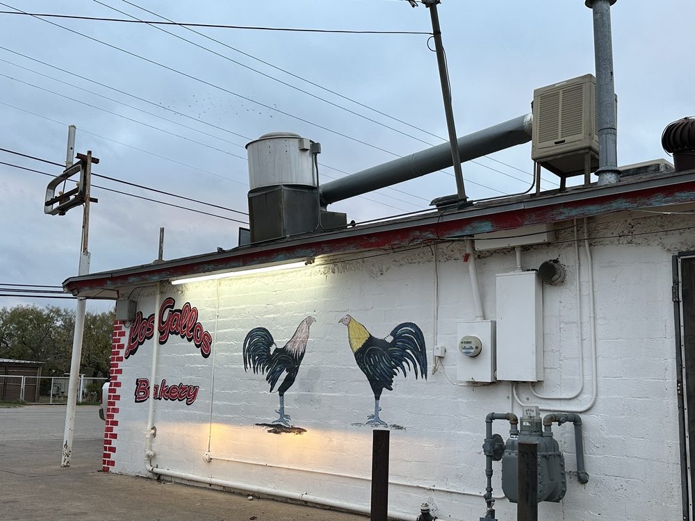 Los Gallos Bakery & Restaurant Logo