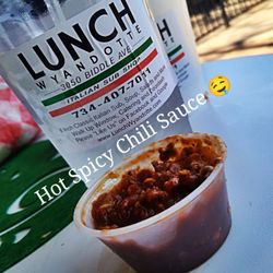 Lunch Wyandotte