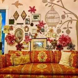 The Hive-Dressed Boutique - I loved this little waiting area