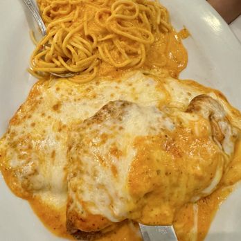Spaghettini Pizza Trattoria - Drunken Chicken Alla Vodka - Pizza Near Me - Mineola, New York