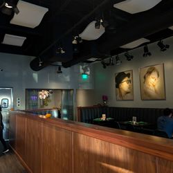 Asian Mint Addison - Inside dining