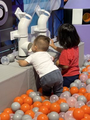 Me Land Chantilly by null